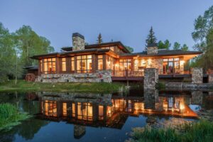 exterior_water_house_sanctuary_01