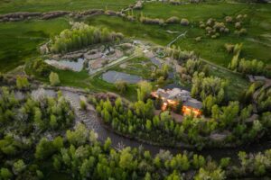 exterior_water_house_sanctuary_03