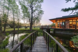 exterior_water_house_sanctuary_12