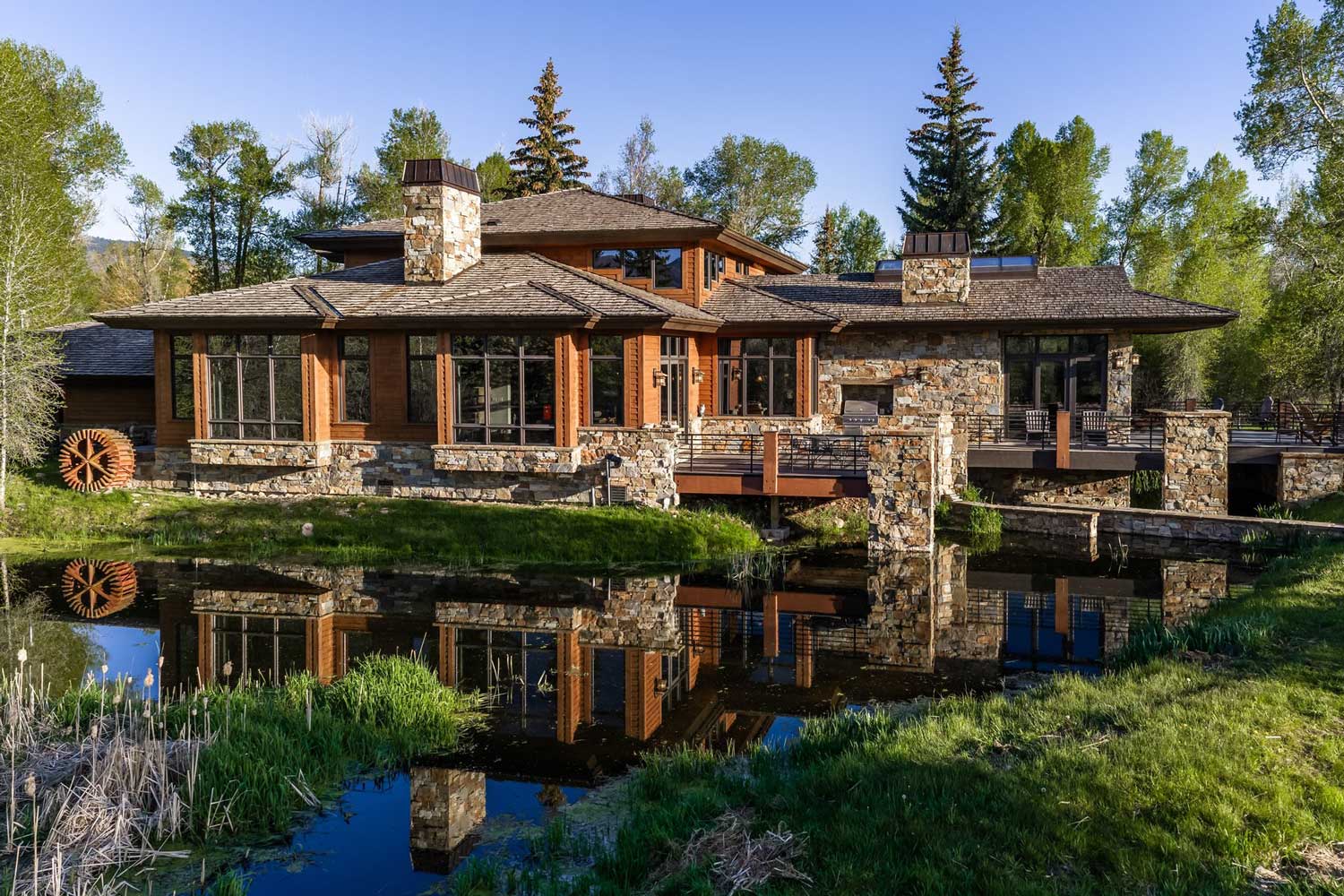 exterior_water_house_sanctuary_32